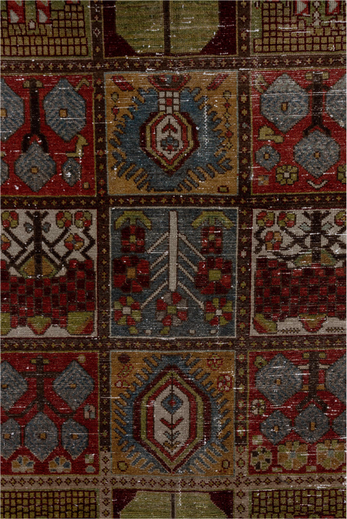 Antique Baktiary Area Rug (6' x 10')